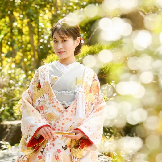 木漏れ日のなかの色打掛の花嫁|伊勢おかげさま婚